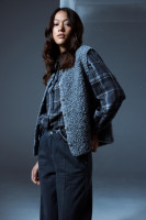 Жилет вязаный