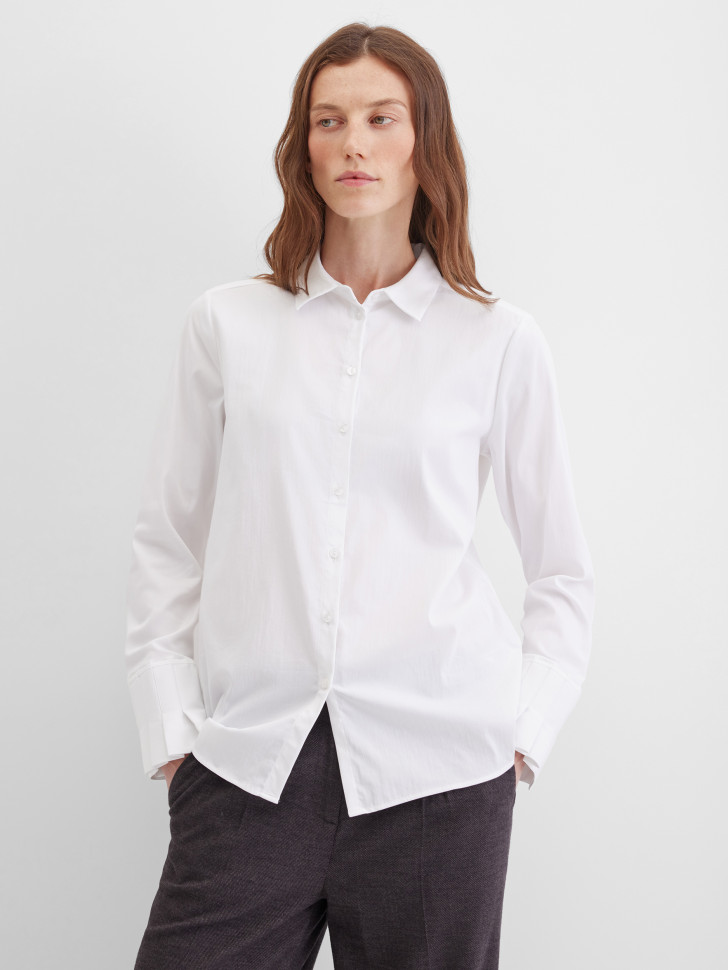 Блузка с отделкой на манжетах