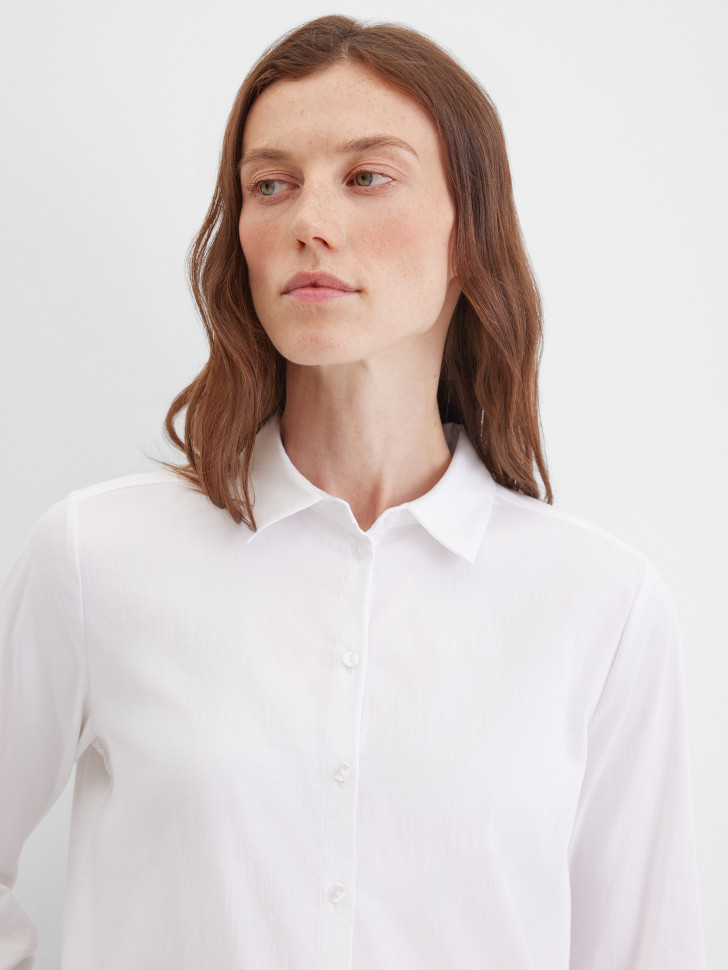 Блузка с отделкой на манжетах