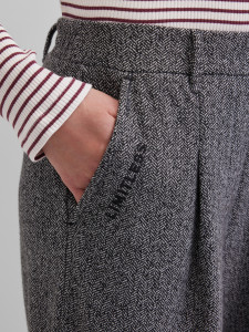 Брюки широкие с защипами