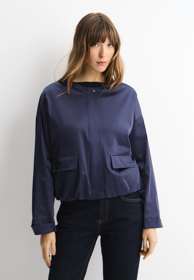 Бомбер с карманами