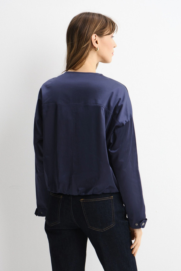 Бомбер с карманами