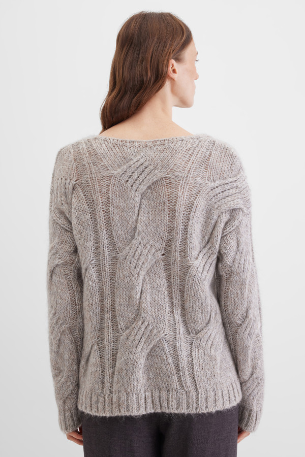Пуловер с фактурной вязкой