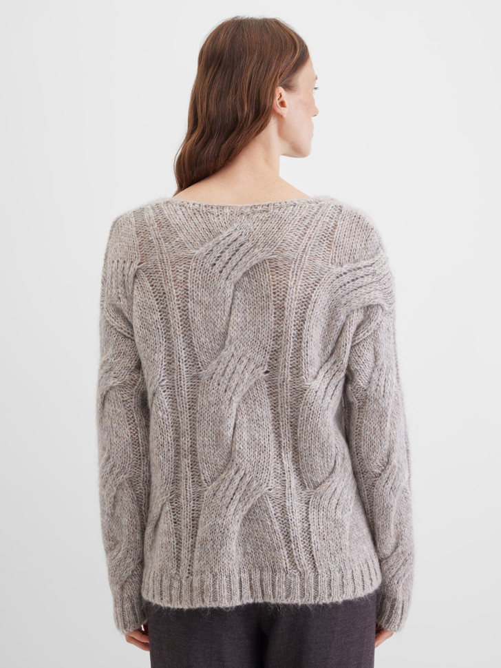 Пуловер с фактурной вязкой