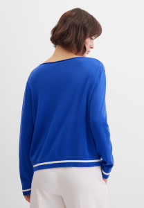 Джемпер с вырезом лодочкой