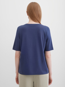 Футболка с цветочным принтом и округлым вырезом