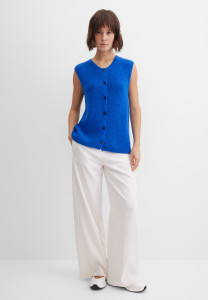 Жилет трикотажный на пуговицах