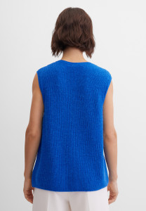 Жилет трикотажный на пуговицах