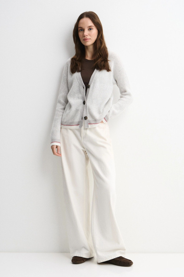 Кардиган с  пуговицами