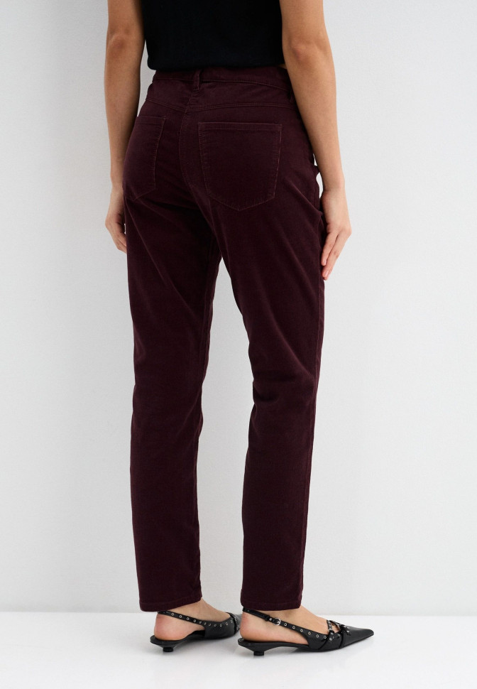 Джинсы зауженные