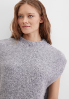 Жилет вязаный