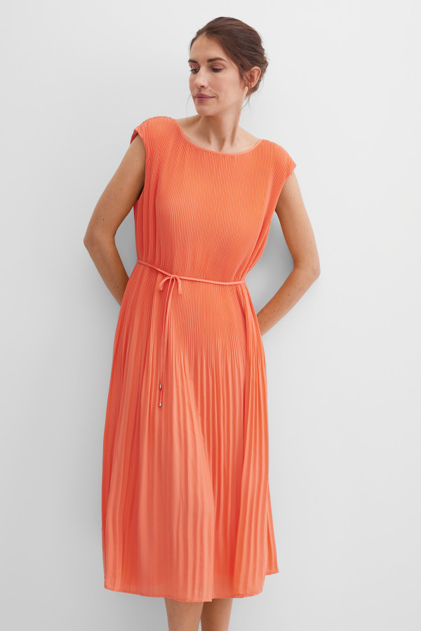 Платье-миди