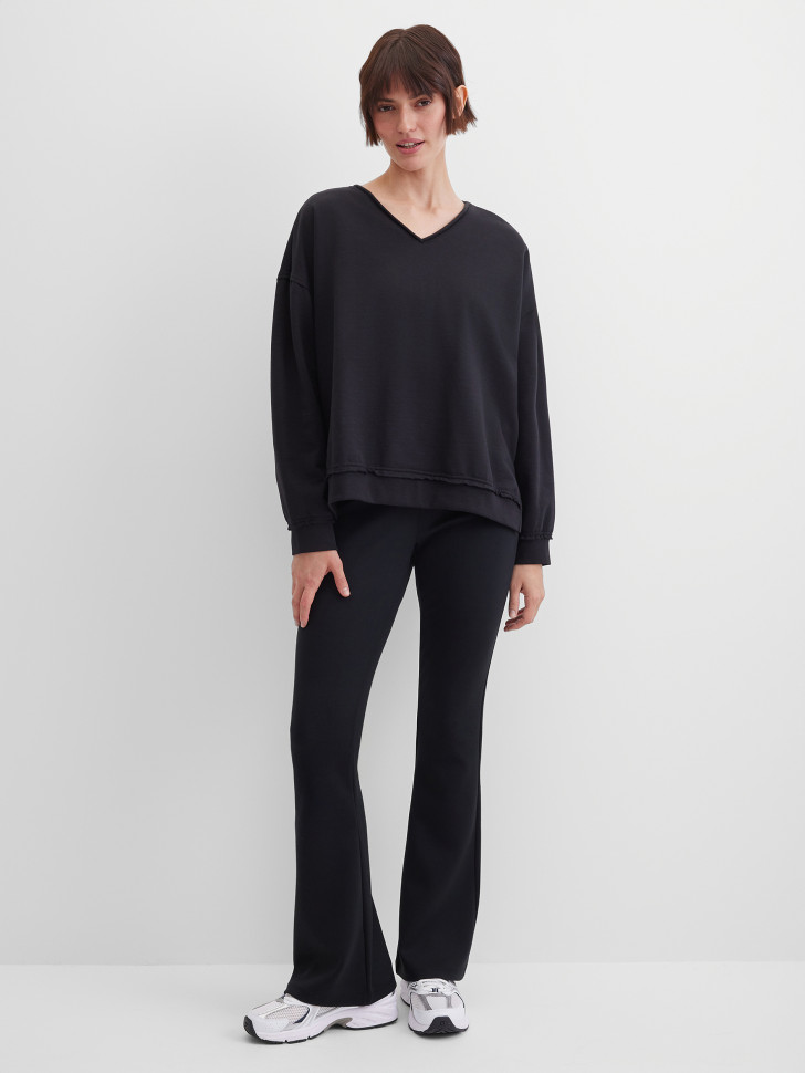 Свитшот с нашивками на спине