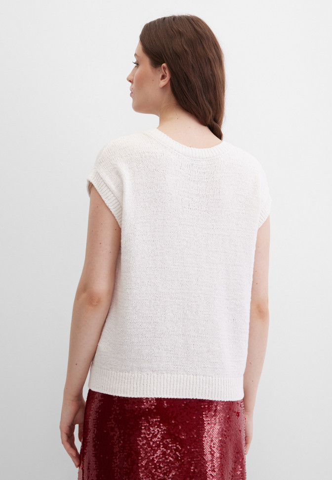 Жилет трикотажный на пуговицах