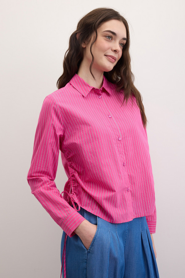 Рубашка в полоску с завязками