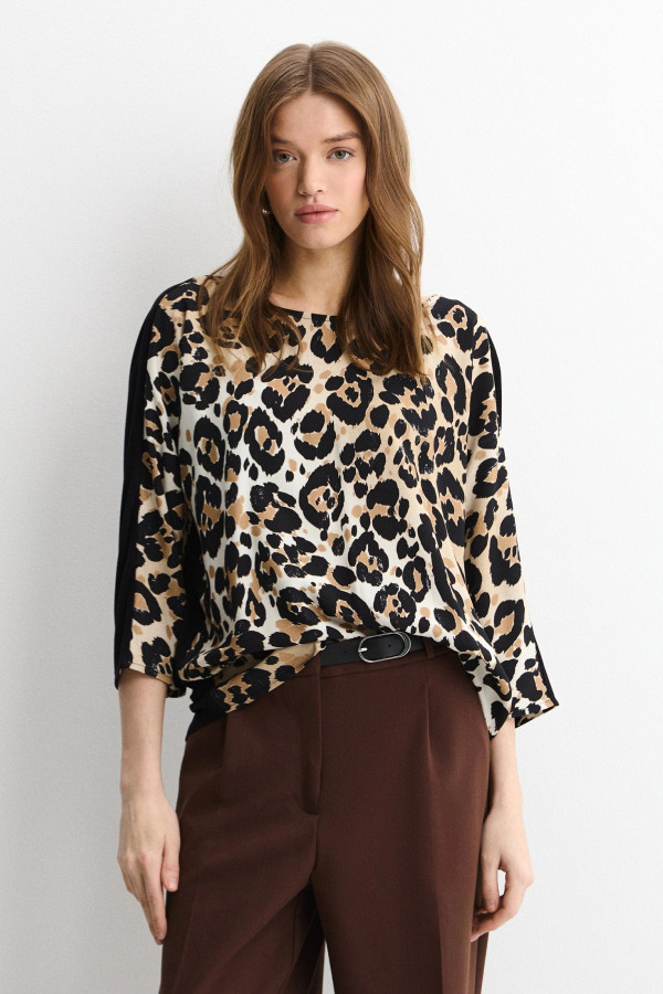 Лонгслив с леопардовым принтом