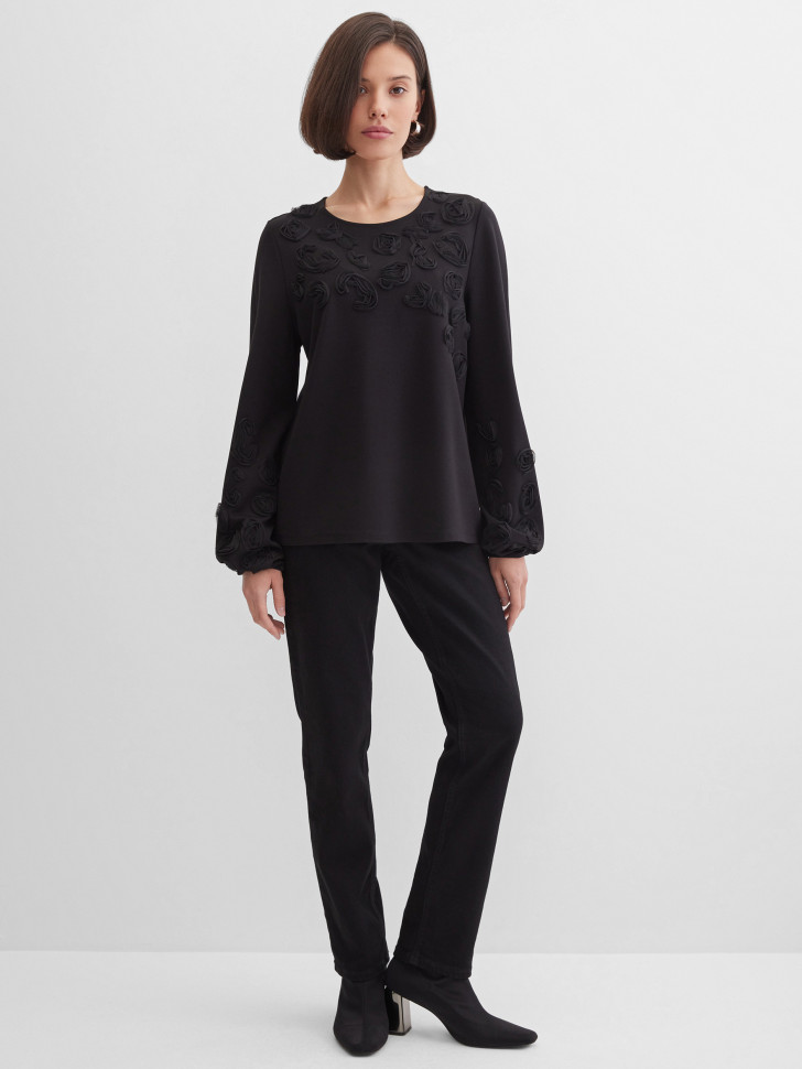 Лонгслив трикотажный с вышивкой