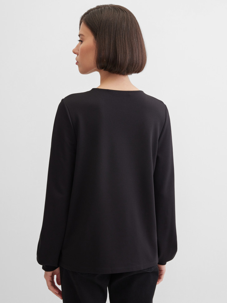 Лонгслив трикотажный с вышивкой