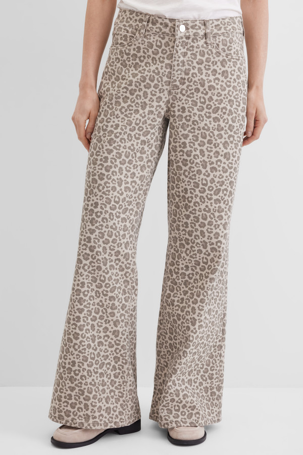 Джинсы широкие с принтом