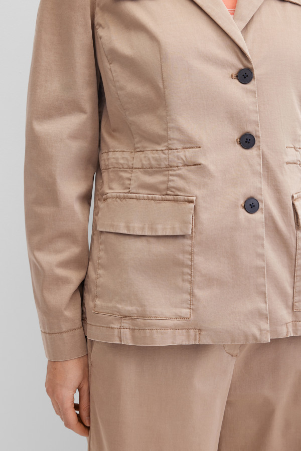 Жакет с накладными карманами