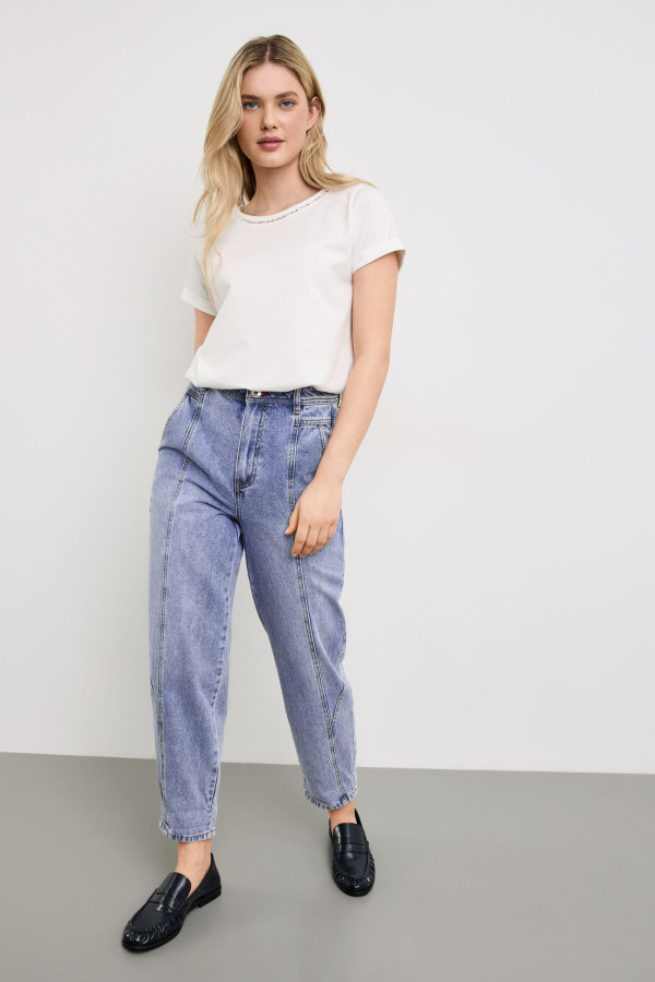 Джинсы Mom fit