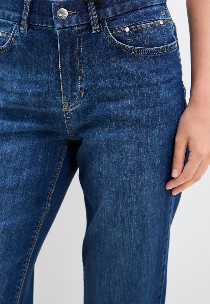 Джинсы зауженные