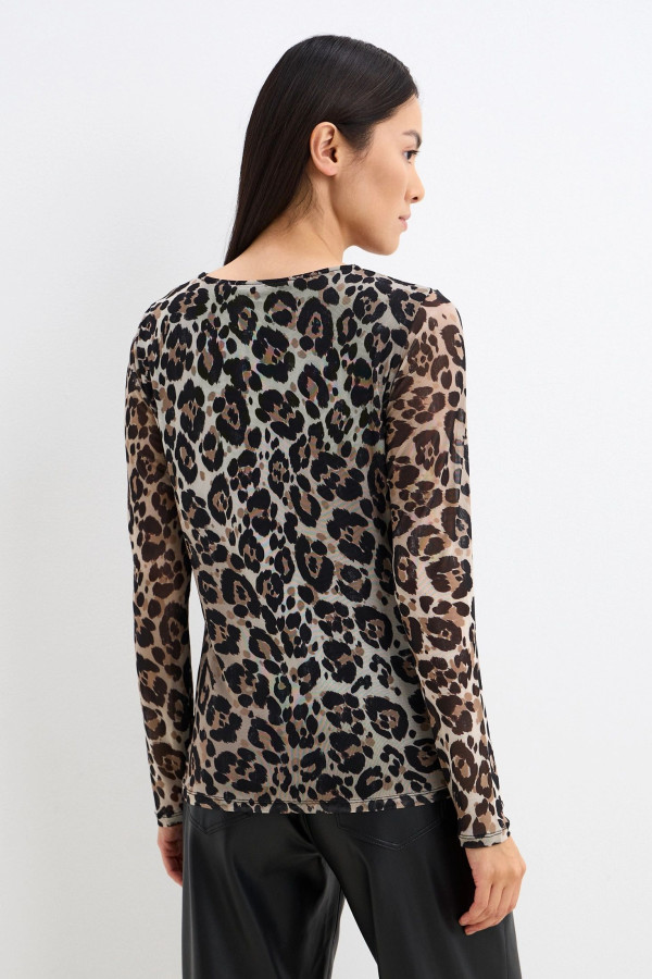 Лонгслив с леопардовым принтом