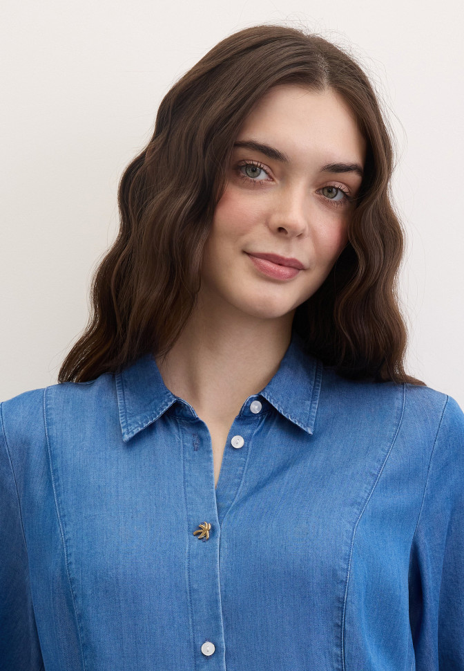 Платье-рубашка миди приталенное с коротким рукавом под деним