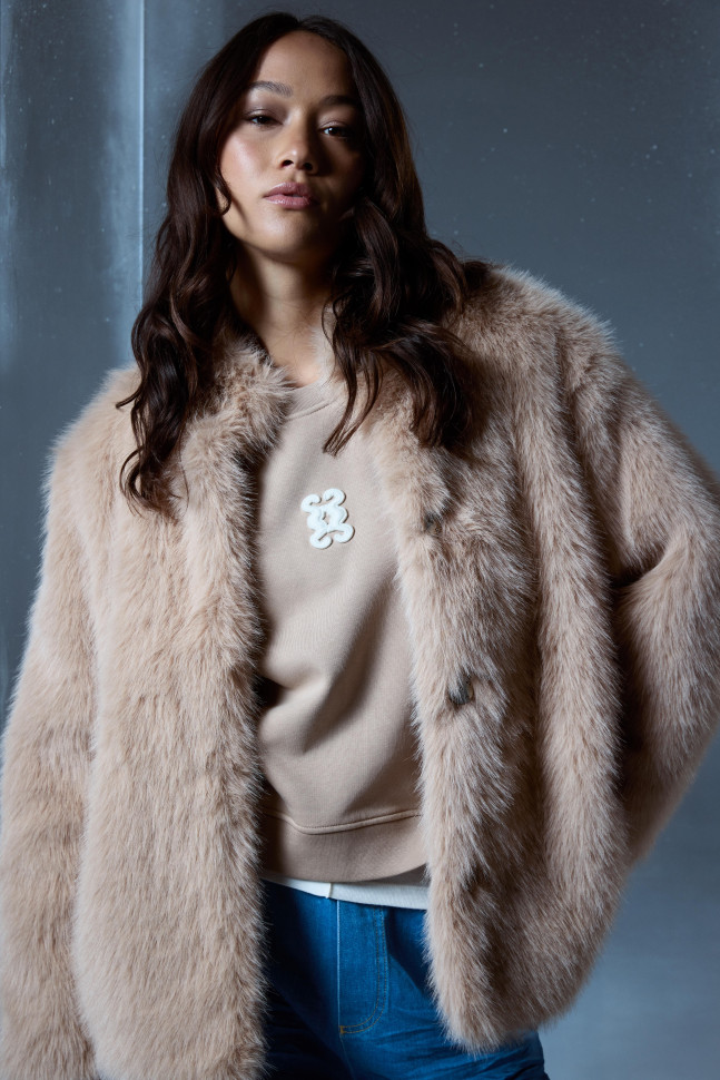 Шуба из искусственного меха