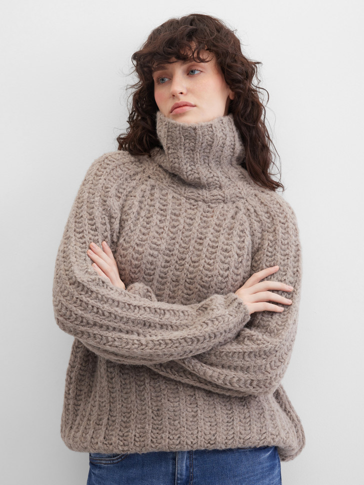 Свитер крупной вязки