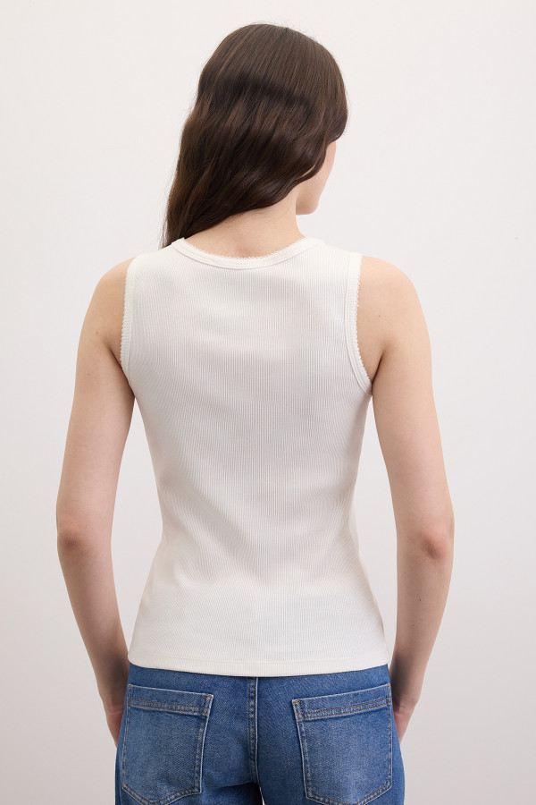 Топ-майка базовый в рубчик с вышивкой