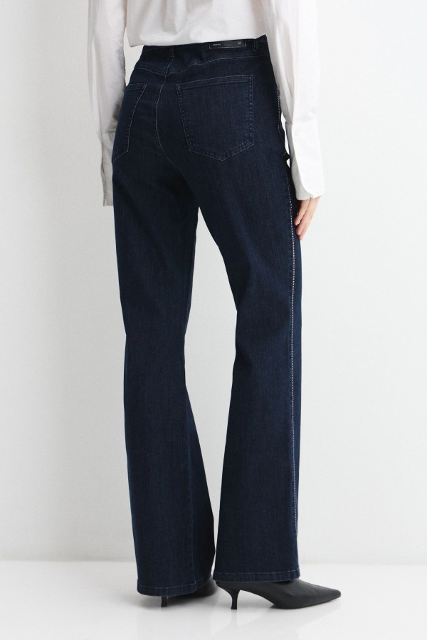 Джинсы прямого кроя