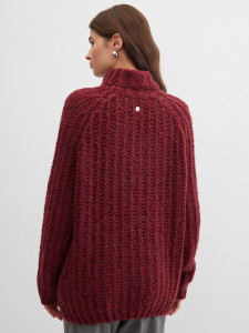 Свитер крупной вязки