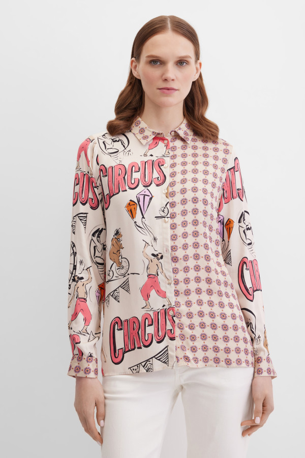 Блузка с принтом и надписями
