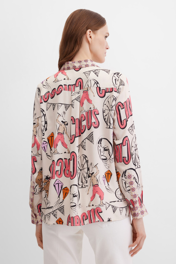 Блузка с принтом и надписями