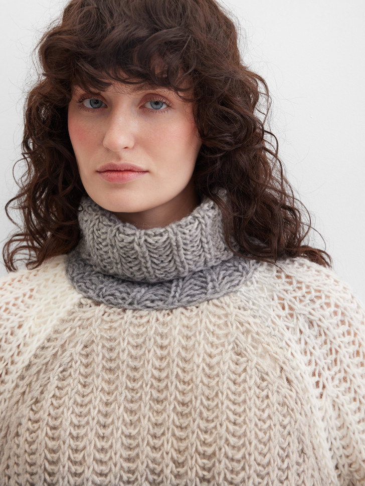 Свитер крупной вязки