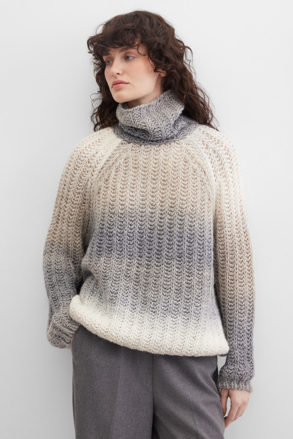 Свитер крупной вязки