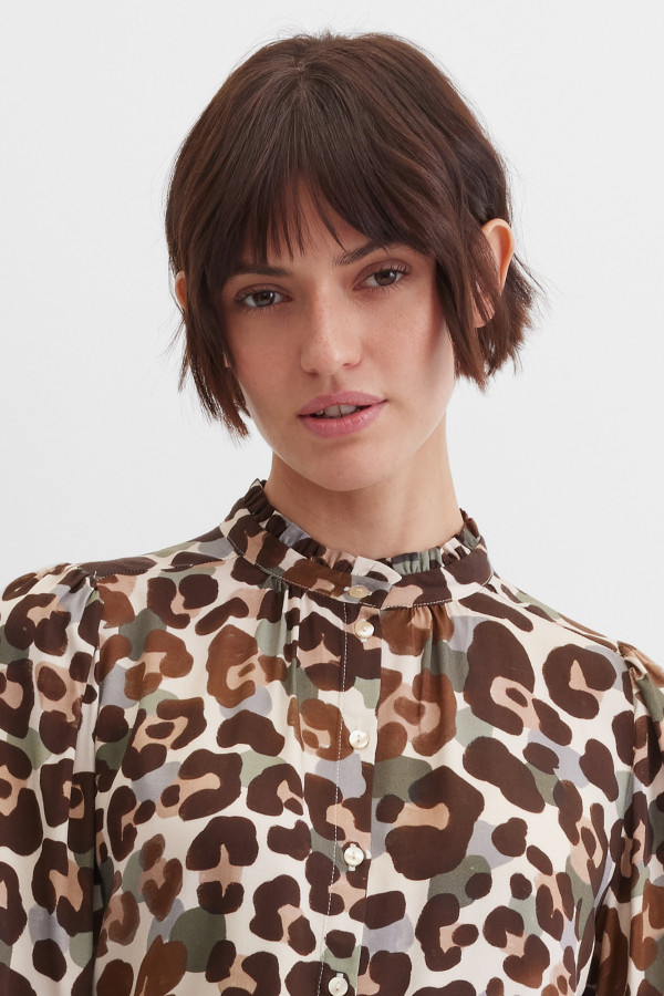 Блузка прямого кроя