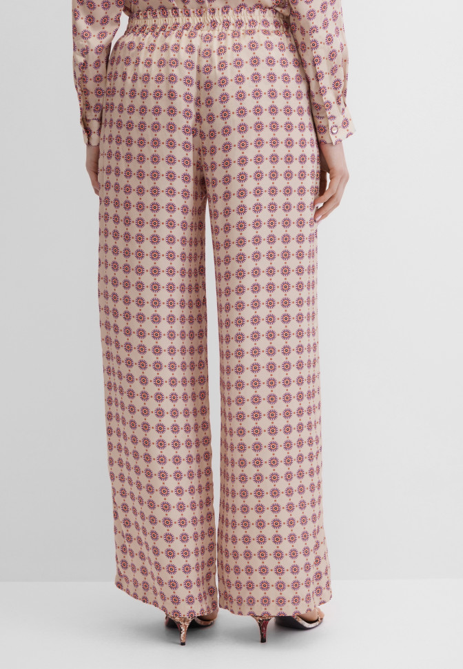 Брюки широкие