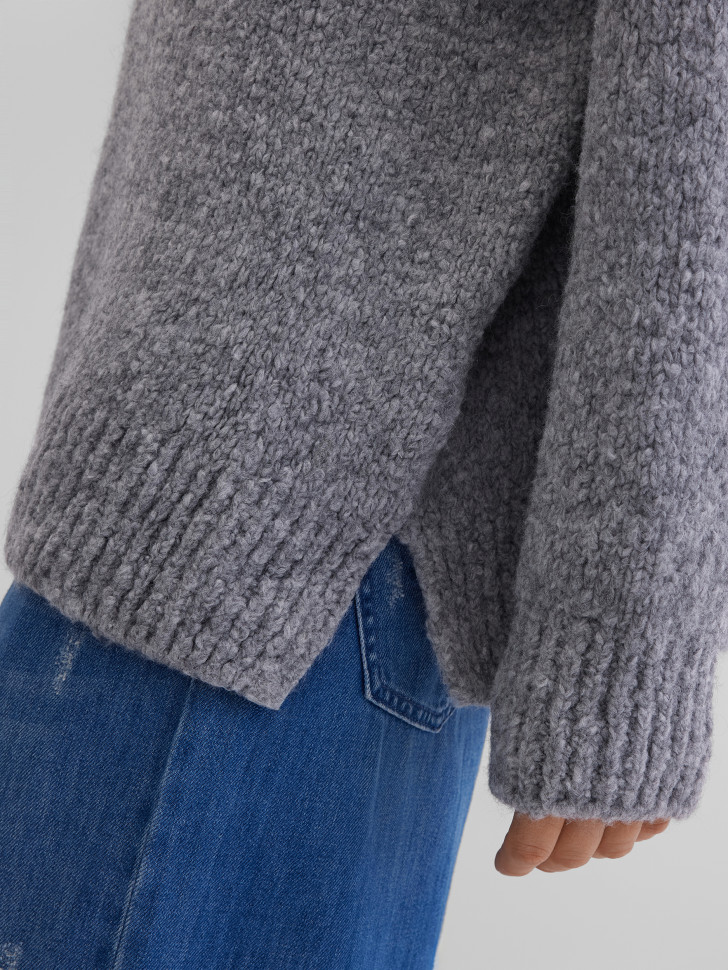 Джемпер вязаный