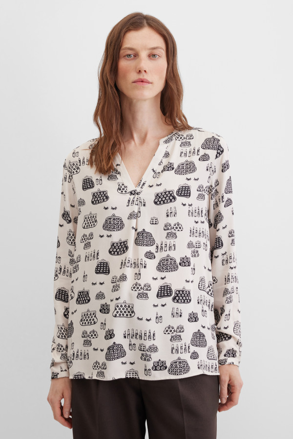 Блузка с V-вырезом