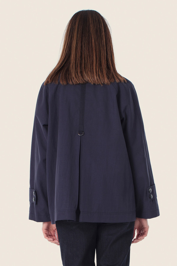 Ветровка свободного силуэта