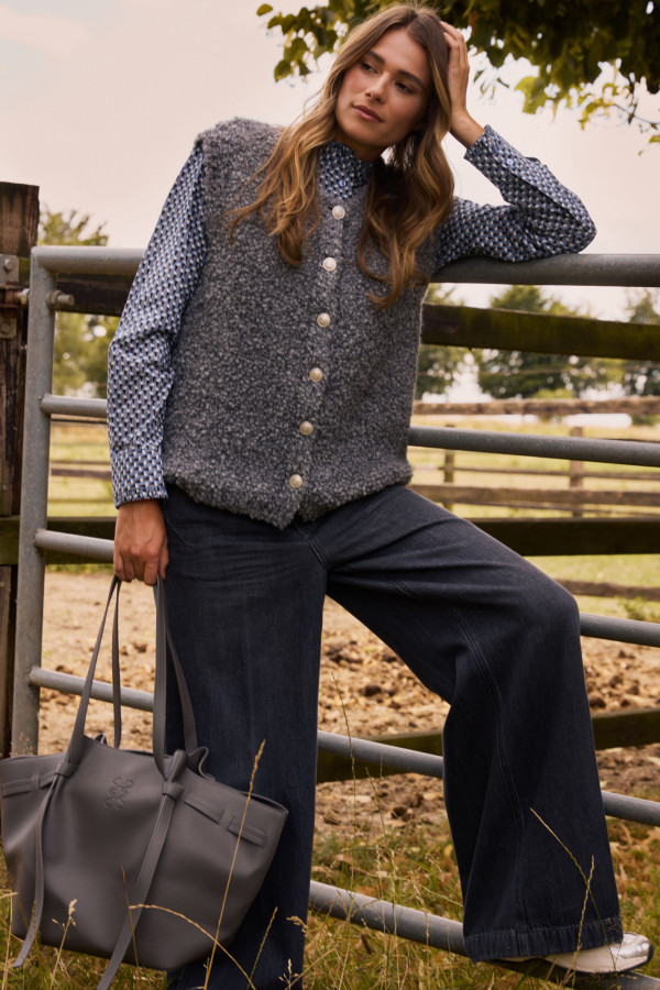 Джинсы широкие