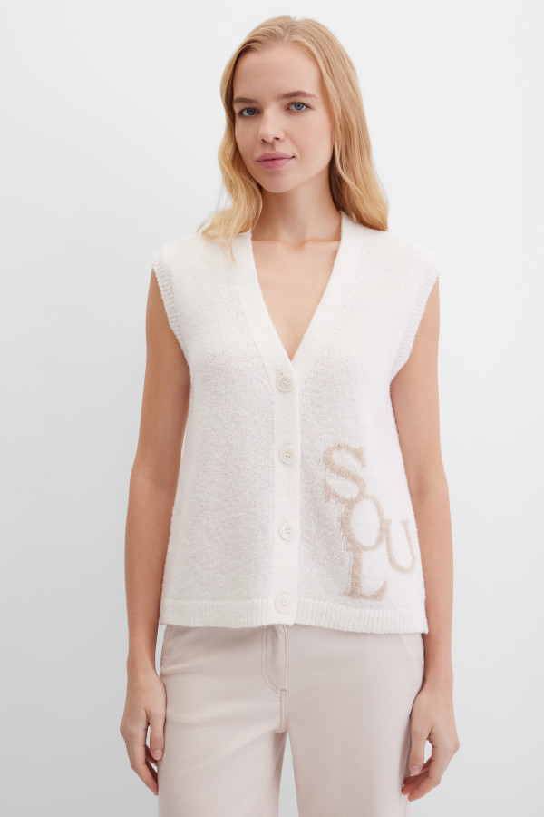 Жилет трикотажный на пуговицах