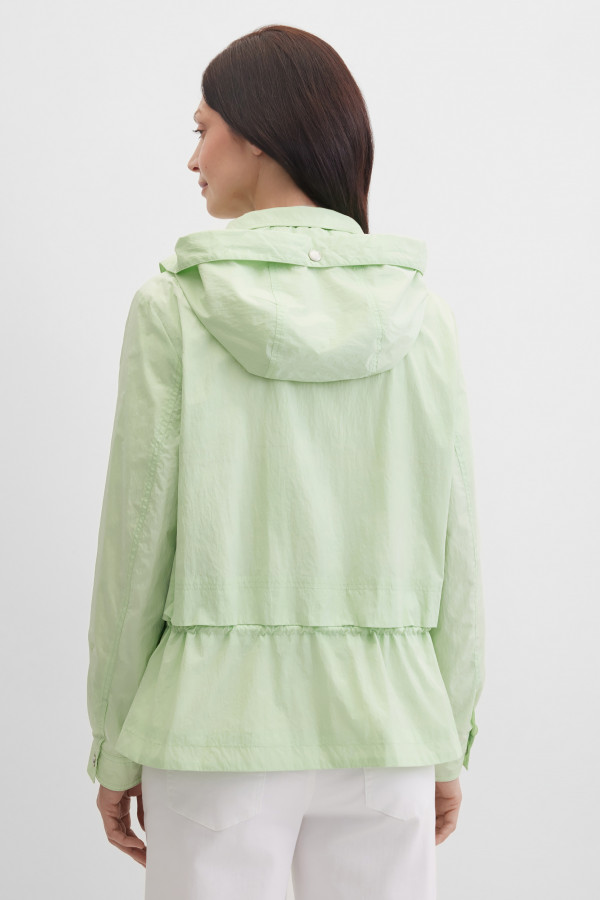 Ветровка с жатым эффектом