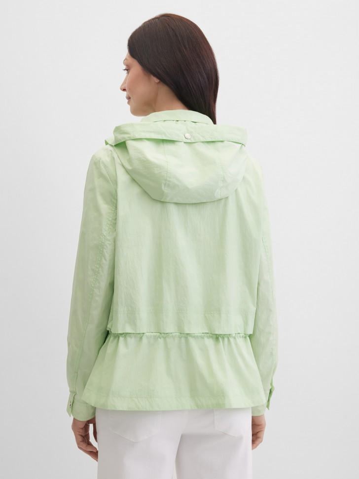 Ветровка с жатым эффектом