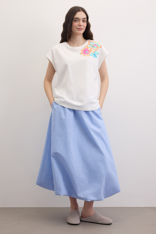 Футболка с аппликацией из пайеток