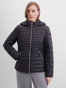 Куртка утепленная с капюшоном