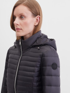 Куртка утепленная с капюшоном