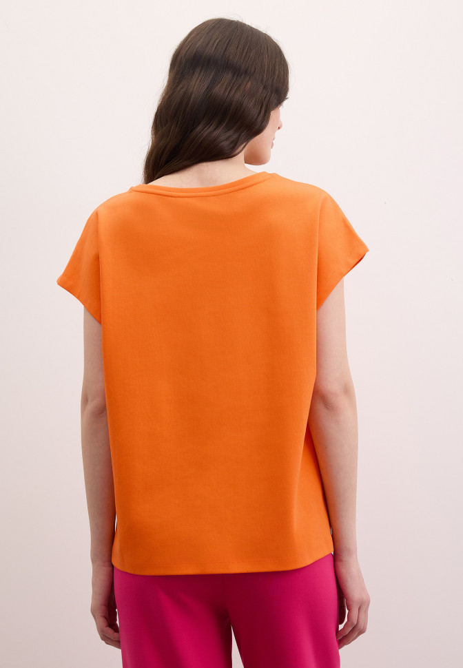 Футболка с аппликацией из пайеток